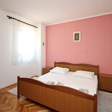 Apartments Karamarko Башка Екстер'єр фото