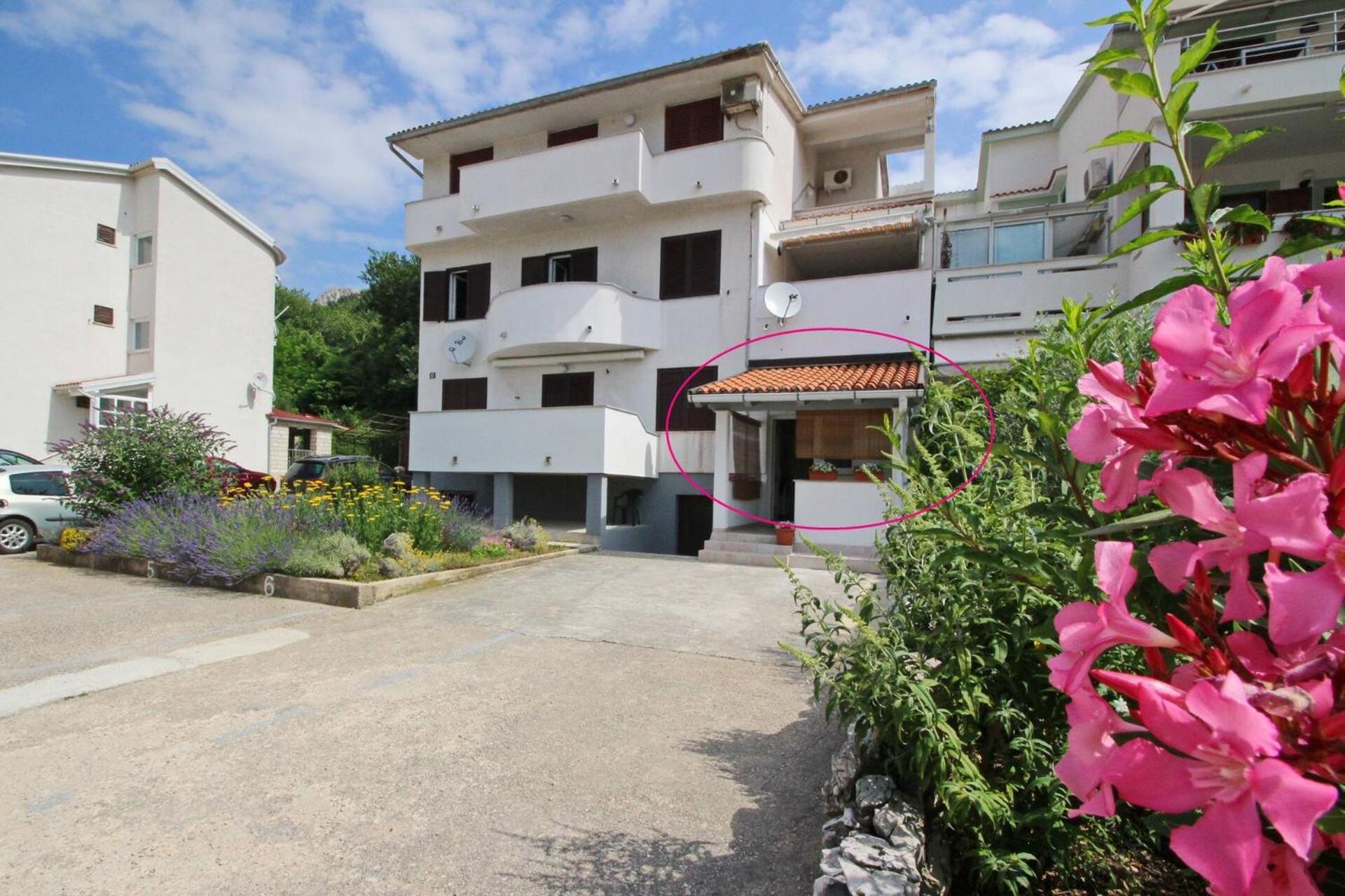 Apartments Karamarko Башка Екстер'єр фото