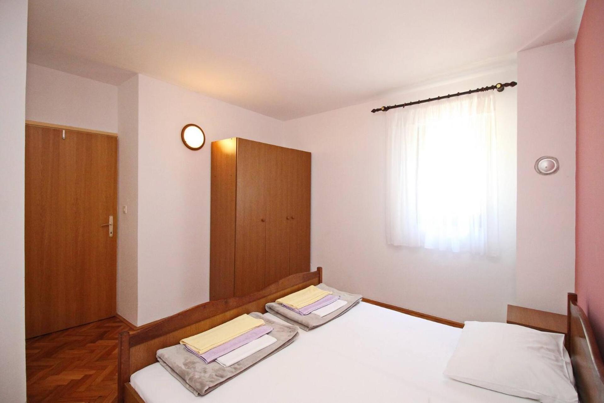 Apartments Karamarko Башка Екстер'єр фото
